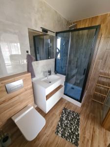 Koupelna v ubytování Willa Alexandra + 37 fotografií