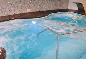 Bazén v ubytování GHT Costa Brava & Spa nebo v jeho okolí
