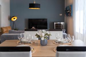 TV a/nebo společenská místnost v ubytování Apartments Prince
