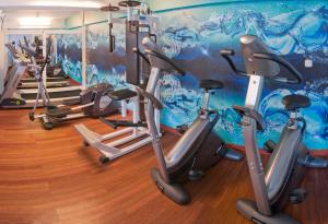 The fitness centre and/or fitness facilities at GHT Costa Brava & Spa