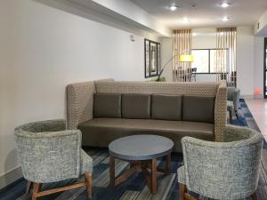 Posezení v ubytování Holiday Inn Express & Suites Lubbock West by IHG
