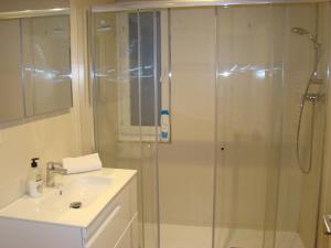 Et badeværelse på Apartamentos La Pereda Santander- Estudio E1