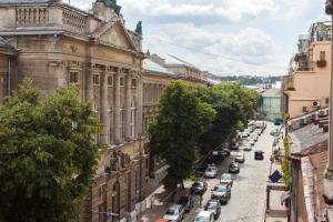 Výhľad na mesto Ľvov alebo výhľad na mesto priamo z apartmánu