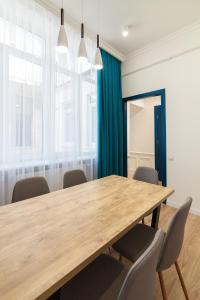 Fotografia z galérie ubytovania LEOGRAND Three Bedrooms VIP Apartments on Kniazia Romana 12 v Ľvove