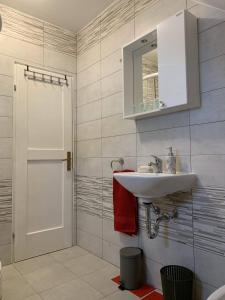 Kúpeľňa v ubytovaní Apartmani Poljančić + 30 fotografií