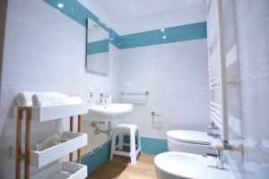 A bathroom at Lu Trisciulu
