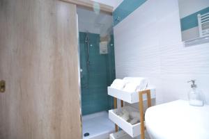 A bathroom at Lu Trisciulu