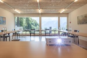 B&B Hotel Mattli Übernachtung Frühstück商务区和/或会议室