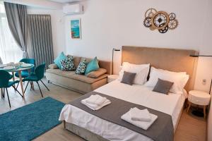 O zonă de relaxare la Studio Capri Spa n Pool Beach resort +33 fotografii