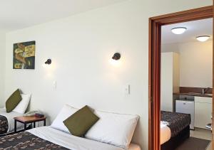 Postel nebo postele na pokoji v ubytování Airways Motel