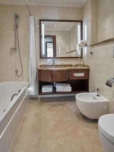 Koupelna v ubytování Hotel Romance