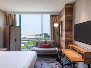 TV/trung tâm giải trí tại Swissôtel Jakarta PIK Avenue