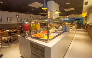 Comida no hotel ou em algum lugar perto