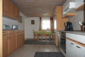 Kuchyň nebo kuchyňský kout v ubytování Ferienwohnung Köck