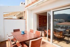 Gallery image of Beachfront Duplex with Terrace and Sea Views - in Cadaqués