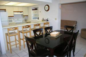 Kuchyň nebo kuchyňský kout v ubytování Smyrna Beach Club A603 by Ocean Properties