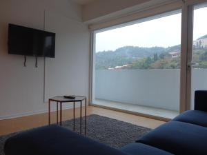Nespecifikovaný výhled na hory nebo výhled na hory při pohledu z hostelu