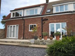 Gallery image of Whitby Spacious Rugby Field Cottage with off-street parking and EV fast point for electric cars in Whitby