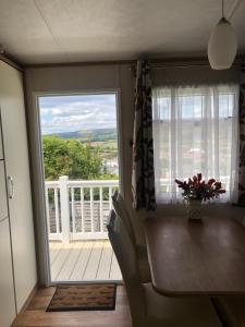 Gallery image of 225 Buttercup Swanage Bay View - Vacation Home in Swanage