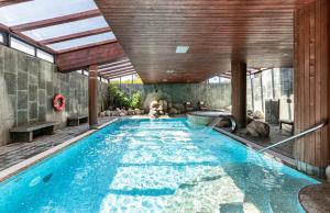 Бассейн в Hotel Spa Galatea или поблизости