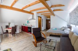 Posezení v ubytování Studio Apartment Karlo