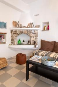 A seating area at Traditional stonebuilt house