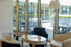 Гостиная зона в Sea Porto Hotel