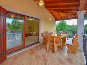 Balkón nebo terasa v ubytování Villa Kate by Interhome