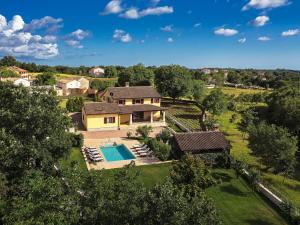 Bazén v ubytování Villa Kate by Interhome nebo v jeho okolí