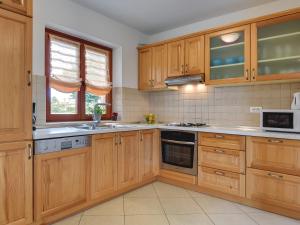Kuchyň nebo kuchyňský kout v ubytování Villa Kate by Interhome