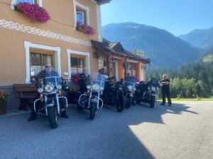 Ein allgemeiner Bergblick oder ein Berglick von des Hotels aus