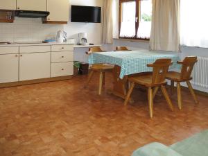 Kuchyň nebo kuchyňský kout v ubytování Apartment Dr- Otto Schuler by Interhome