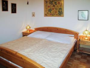 Łóżko lub łóżka w pokoju w obiekcie Apartment Kunzhof-2 by Interhome