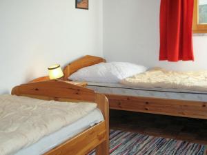 Łóżko lub łóżka w pokoju w obiekcie Apartment Kunzhof-2 by Interhome