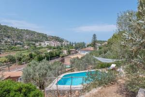 Bazén v ubytování Villa Cami de la Mar nebo v jeho okolí