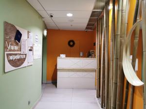 モスクワにあるEcoliner Hotelの部屋のカウンター付病院廊下