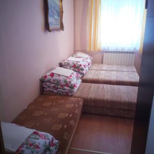 Posteľ alebo postele v izbe v ubytovaní Kwatery pod Doliną