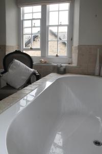 Gallery image of Roundhill Farmhouse in Bath