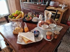 Opciones de desayuno para los huéspedes de casapatrizia art b&b