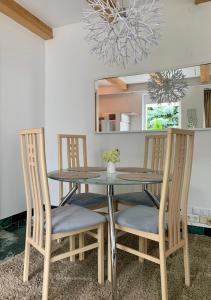 Gallery image of Zidinio Liepsnele in Palanga +18 photos