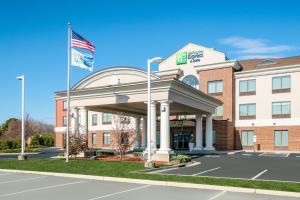a rendering of the front of a hotel at Holiday Inn Express Hotel & Suites Tappahannock, an IHG Hotel in Tappahannock