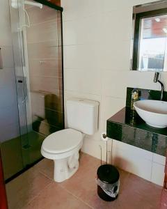 Um banheiro em Pousada Marambaia