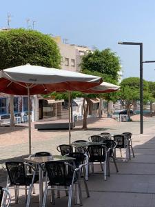 Reštaurácia alebo iné gastronomické zariadenie v ubytovaní Apartamento centrico en Puerto del Rosario