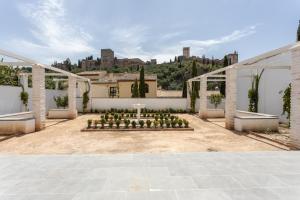 Vonkajšia záhrada v ubytovaní INOLVIDABLES VISTAS a LA ALHAMBRA,