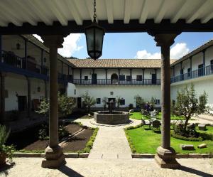 widok na dziedziniec budynku w obiekcie Palacio Nazarenas, A Belmond Hotel, Cusco w Cuzco