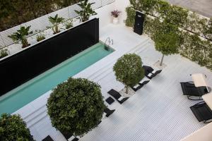 Vrt pred nastanitvijo White Hotel