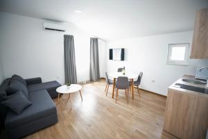 Afbeelding uit fotogalerij van APARTMANI M&J Međugorje in Međugorje