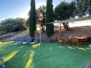 Ein Garten an der Unterkunft Mas de l'Aranyó - Eco Wellness Spa
