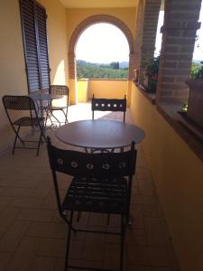 A balcony or terrace at La Casa Dei Nonni