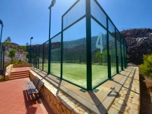 Tenis lub squash w obiekcie Apartamento de lujo en La Isla del Fraile lub w pobliżu